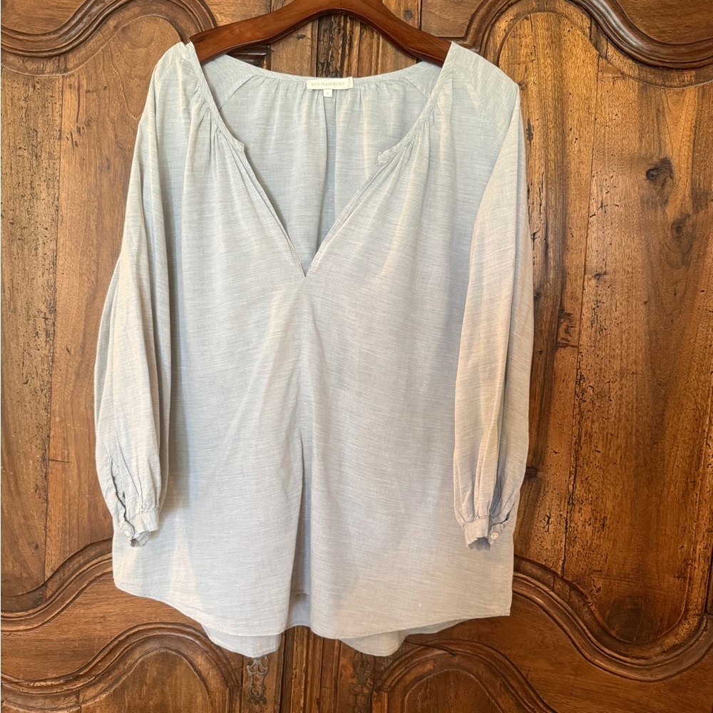 Ann Mashburn Light Gray V-Neck Women’s Tunic Blouse Large